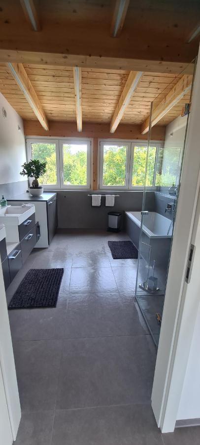 Moderne Ferienunterkunft/Wohnung Burgthann 外观 照片
