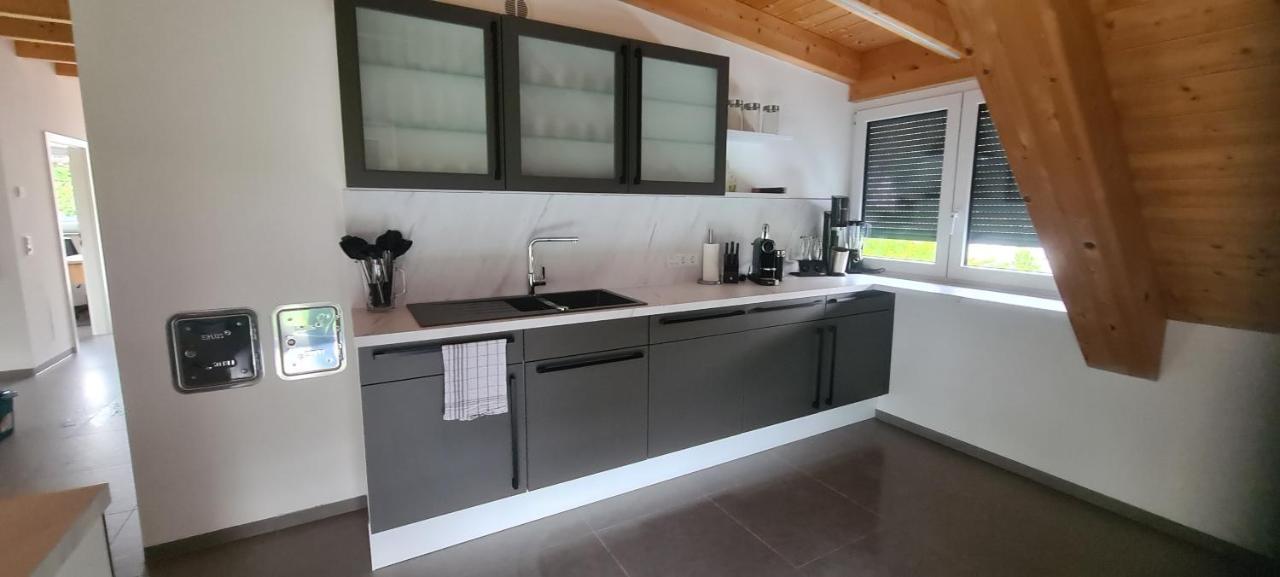 Moderne Ferienunterkunft/Wohnung Burgthann 外观 照片