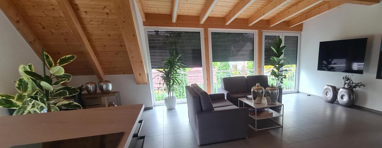 Moderne Ferienunterkunft/Wohnung Burgthann 外观 照片